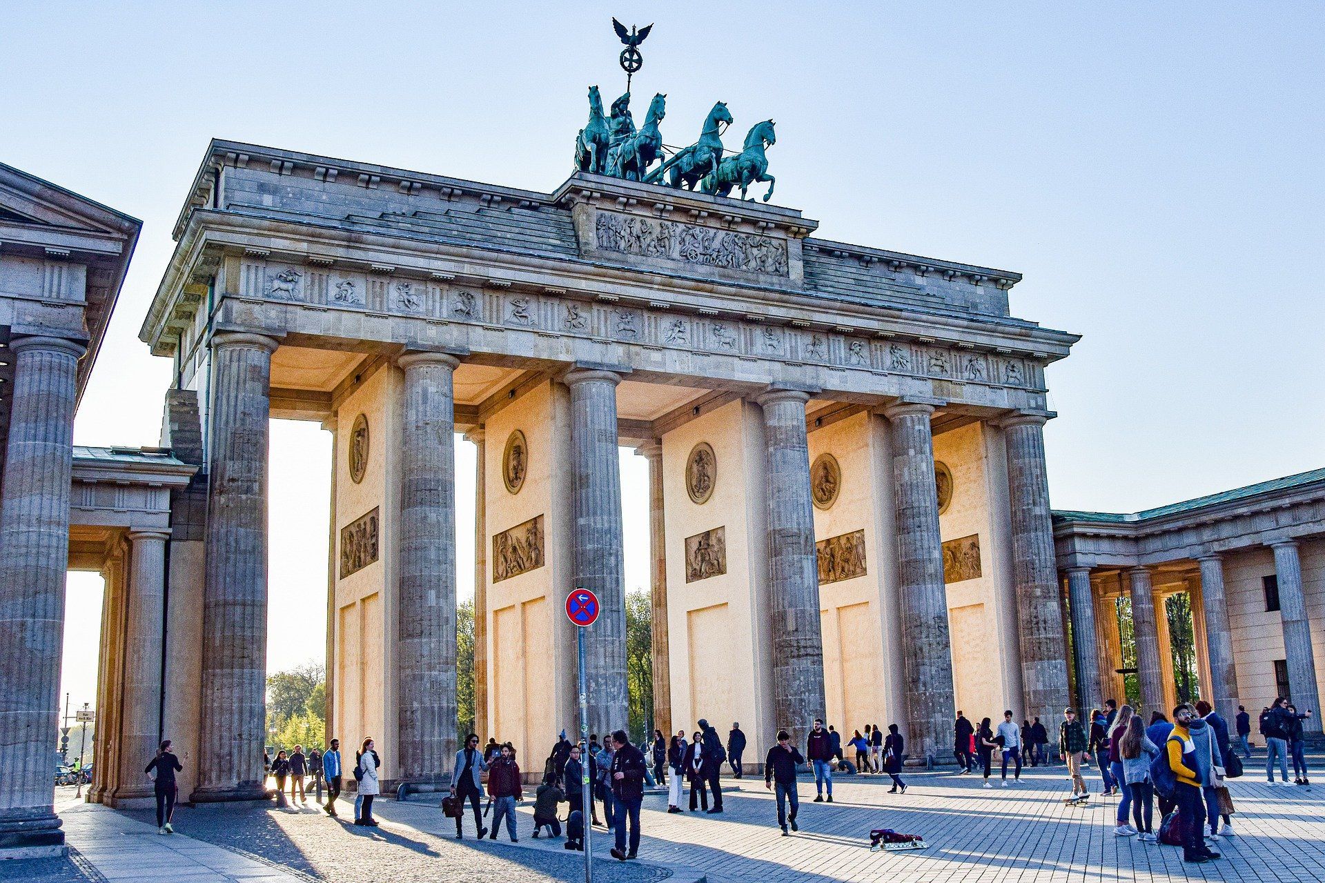 This Is Already a Clear Trend. One in Five Germans Is Considering Emigration
